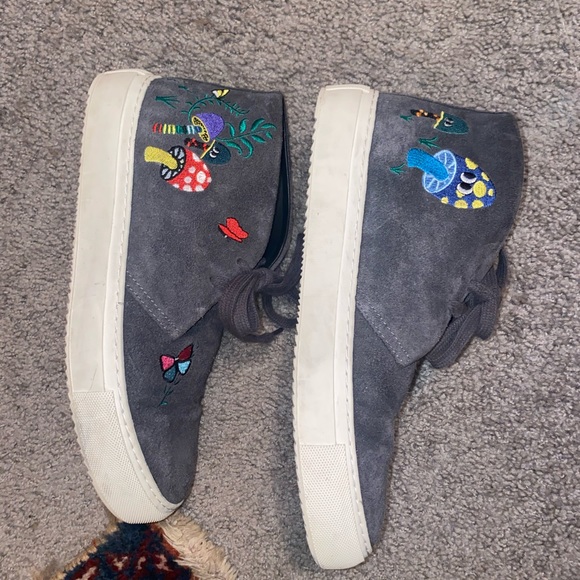 Funky mushroom butterfly sneakers - Picture 4 of 5